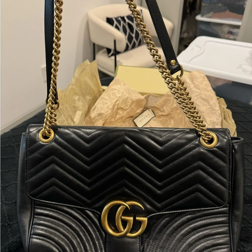 Gucci Marmont Leather Shoulder Bag in Large Size - Picture 10 of 14